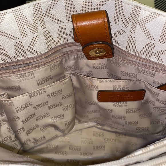 Michael Kors Hamilton Large East West Tote - Picture 6 of 8